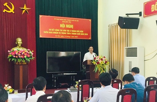 Phó Chủ tịch UBND Thành phố Lê Hồng Sơn phát biểu tại hội nghị